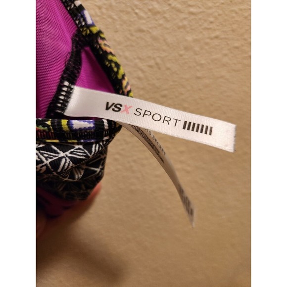 Victorias Secret Victoria Sports Bra M Multicolor Geometric THE PLAYER Racerback - Picture 3 of 4